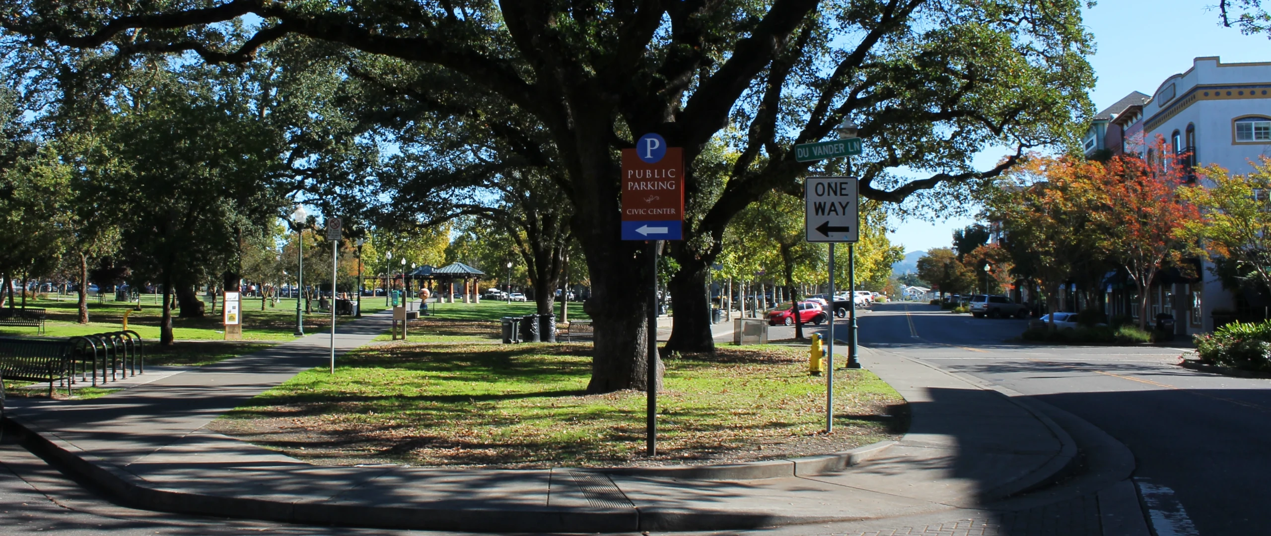 Street corner of Du Vander lane and McClelland drive at the Windsor Town Green Park.